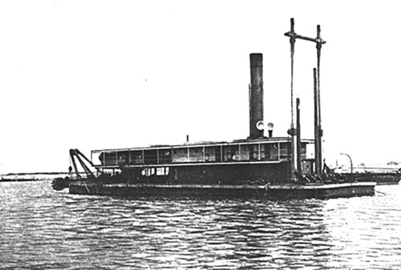 The dredger Glaucus was built at Cockatoo Island in 1903