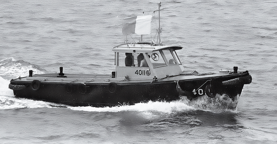WB4011_1982 Work Boat